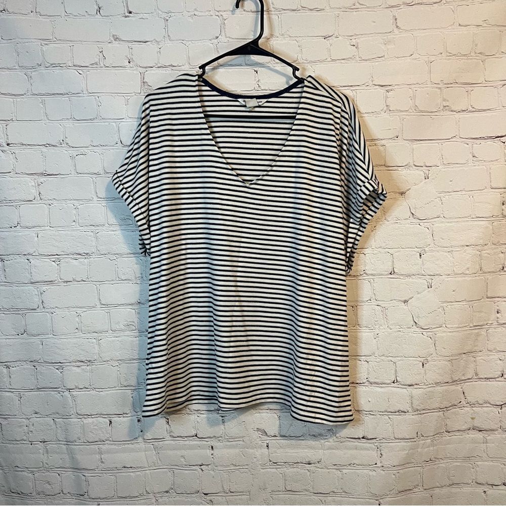 Tommy Bahama V-Neck Shirt size XL
